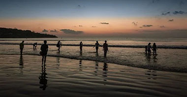 bob电竞官网入口：留住蓝天碧水，也要留